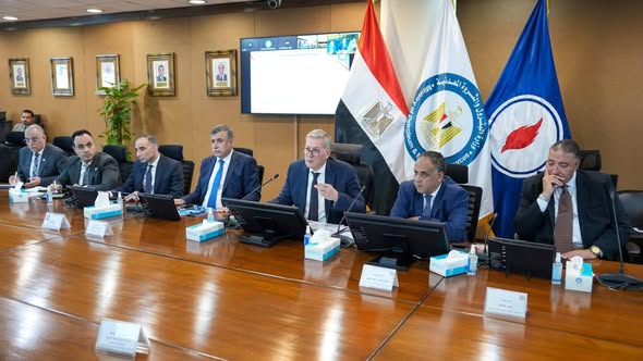 وزير البترول يعتمد الموازنات الاستثمارية لشركتي التعاون وأسيوط للتكرير وزير البترول يعتمد الموازنات الاستثمارية لشركتي التعاون وأسيوط للتكرير