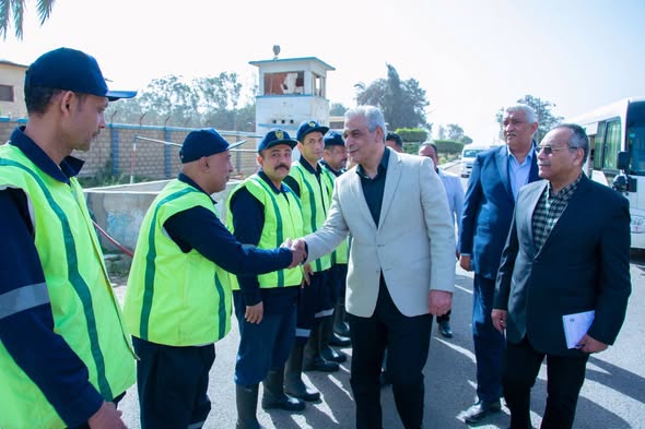 وزير الإنتاج الحربي: أبو زعبل للكيماويات المتخصصة تجربة فريدة وبعزيمة أبناءها وصلنا للعالمية وزير الإنتاج الحربي: أبو زعبل للكيماويات المتخصصة تجربة فريدة وبعزيمة أبناءها وصلنا للعالمية