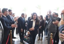 وزيرة الإسكان راندة المنشاوي تصل ديوان الوزارة عقب أداء اليمين الدستورية وتؤكد التزامها باستكمال مسيرة التنمية العمرانية