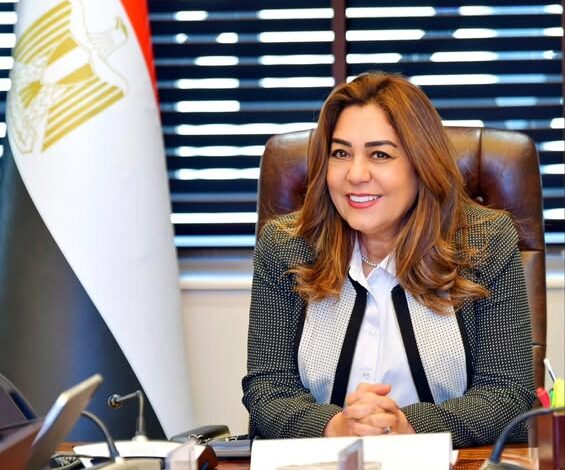 منال عوض تتابع تنفيذ برنامج الشراكات مع الجامعات لتطوير التدريب بالمحليات منال عوض تتابع تنفيذ برنامج الشراكات مع الجامعات لتطوير التدريب بالمحليات