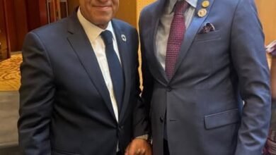 وزير الخارجية يلتقي مدير المركز الأفريقي لمكافحة الأمراض والأوبئة والوقاية منها على هامش قمة الاتحاد الأفريقي