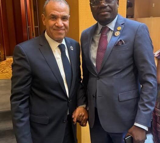 وزير الخارجية يلتقي مدير المركز الأفريقي لمكافحة الأمراض والأوبئة والوقاية منها على هامش قمة الاتحاد الأفريقي وزير الخارجية يلتقي مدير المركز الأفريقي لمكافحة الأمراض والأوبئة والوقاية منها على هامش قمة الاتحاد الأفريقي