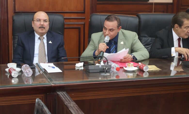 وكيل لجنة الإسكان يطرح 5 ملفات عاجلة على محافظ سوهاج للحل الفوري