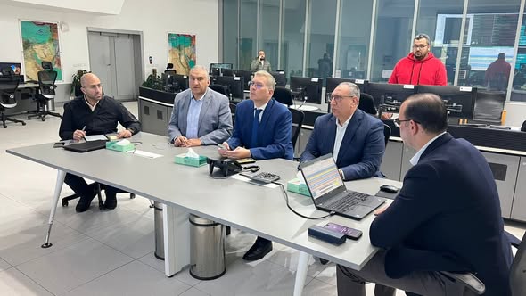 وزير البترول يزور مركز التحكم بالشبكة القومية للغاز الطبيعي وزير البترول يزور مركز التحكم بالشبكة القومية للغاز الطبيعي