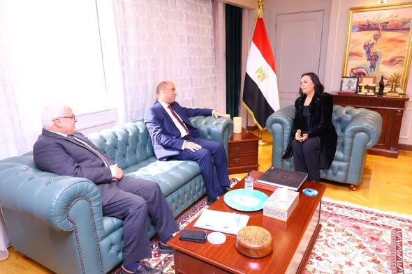 وزيرا العمل والتضامن يبحثان تعزيز التعاون في عدد من الملفات المشتركة