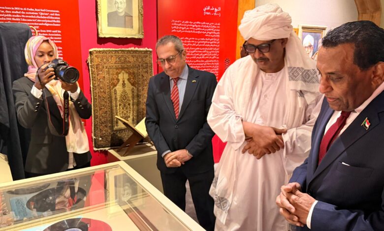 خالد عباس يصطحب رئيس وزراء السودان في جولة تفقدية بالعاصمة الجديدة “صور” خالد عباس يصطحب رئيس وزراء السودان في جولة تفقدية بالعاصمة الجديدة “صور”