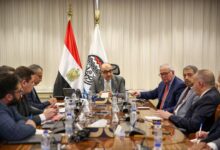 وزير قطاع الأعمال يبحث مع الاتحاد العام للمستثمرين الأفرو-آسيوي فرص الشراكة والاستثمار