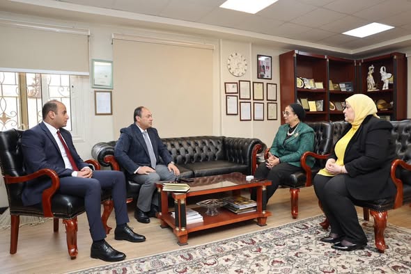 رئيس هيئة تنمية الصعيد يبحث مع رئيسة المجلس القومي للمرأة تعزيز سبل التعاون