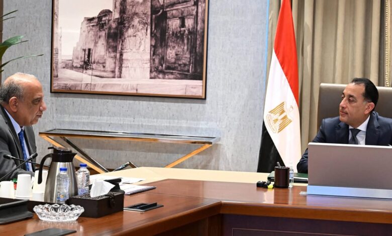 وزير الكهرباء: تحرير محاضر بإجمالي طاقة مسروقة بلغت 4,6 مليار كيلو وات ساعة وزير الكهرباء: تحرير محاضر بإجمالي طاقة مسروقة بلغت 4,6 مليار كيلو وات ساعة