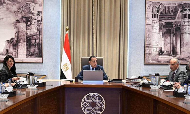 رئيس الوزراء يتابع الموقف التنفيذي لمشروعات حماية الشواطئ