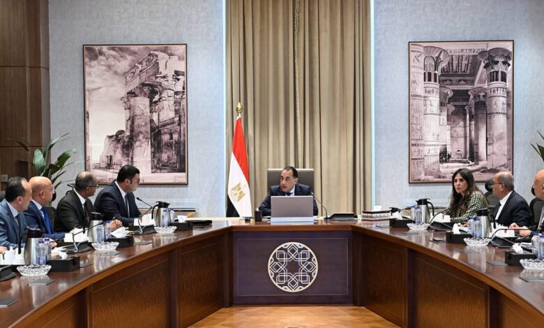 الحكومة تستعرض خطط استغلال الأصول والطاقة الشمسية لتعزيز كفاءة محطات المياه الحكومة تستعرض خطط استغلال الأصول والطاقة الشمسية لتعزيز كفاءة محطات المياه