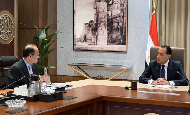 رئيس الوزراء يتابع مع وزير المالية تطورات المراجعة الجارية مع صندوق النقد الدولي
