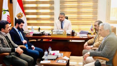 رئيس العبور الجديدة يعقد اجتماعات موسعة مع جمعية شباب الأمل وشركة القادسية لمتابعة ملفات التقنين