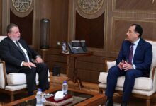 رئيس الوزراء يلتقي محافظ البنك المركزي لمتابعة جهود ضبط الأسعار وتوفير السلع