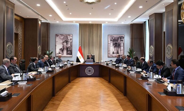 رئيس الوزراء يستعرض موازنة 2026-2027.. ويؤكد الأولويات الاقتصادية والاجتماعية للحكومة رئيس الوزراء يستعرض موازنة 2026-2027.. ويؤكد الأولويات الاقتصادية والاجتماعية للحكومة