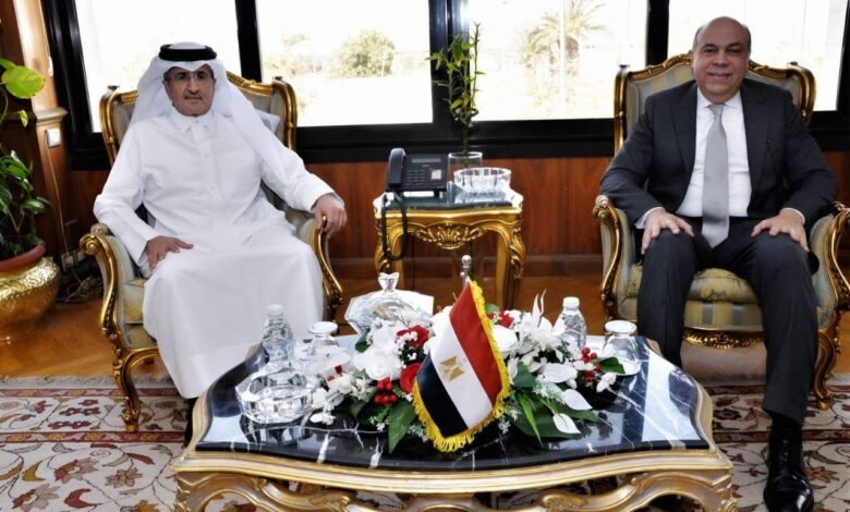 الحفني يستقبل رئيس الهيئة العامة للطيران المدني القطري لبحث أوجه التعاون بين الجانبين