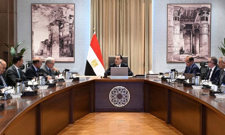 رئيس الوزراء يترأس اجتماعًا للمجموعة الوزارية الاقتصادية لمناقشة أولويات المرحلة المقبلة