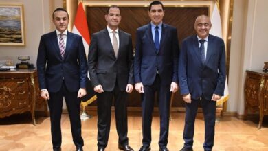 وزير الشباب يستقبل قيادات «المتحدة الرياضية» و«استادات» لبحث التعاون المشترك