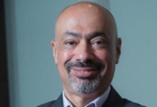 حاتم دويدار يستقيل من رئاسة مجموعة إي آند