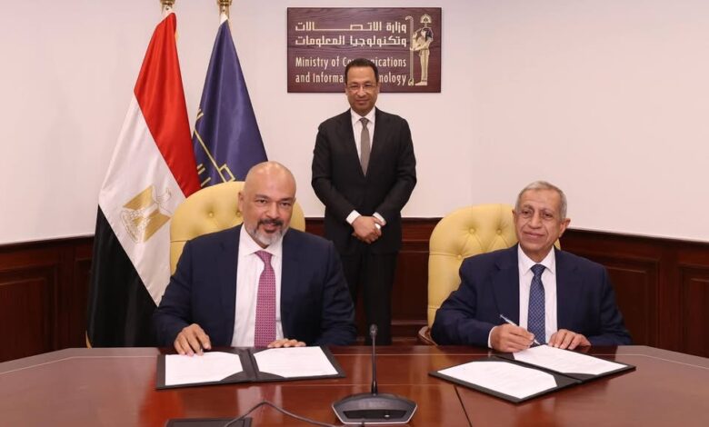وزير الاتصالات يشهد شراكة بين الأكاديمية العربية وإي آند مصر لإنشاء مختبرات 5G