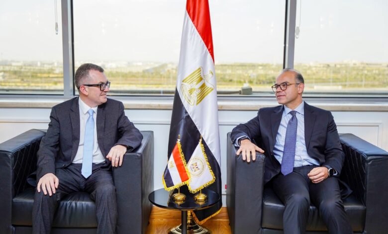 وزيرا التخطيط والاستثمار يبحثان تحديث قياس الادخار القومي ورفع جودة البيانات الاقتصادية وزيرا التخطيط والاستثمار يبحثان تحديث قياس الادخار القومي ورفع جودة البيانات الاقتصادية