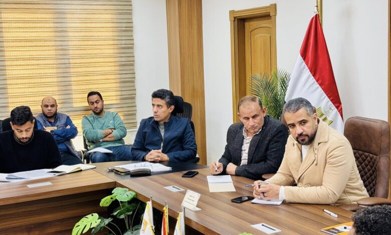 رئيس جهاز العبور الجديدة يعقد اجتماعًا موسعًا مع الشركات المنفذة لترفيق الأراضي المضافة باستثمارات 7 مليارات جنيه