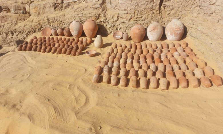 الكشف عن مجموعة من المقابر الصخرية بمنطقة قبة الهواء بأسوان الكشف عن مجموعة من المقابر الصخرية بمنطقة قبة الهواء بأسوان