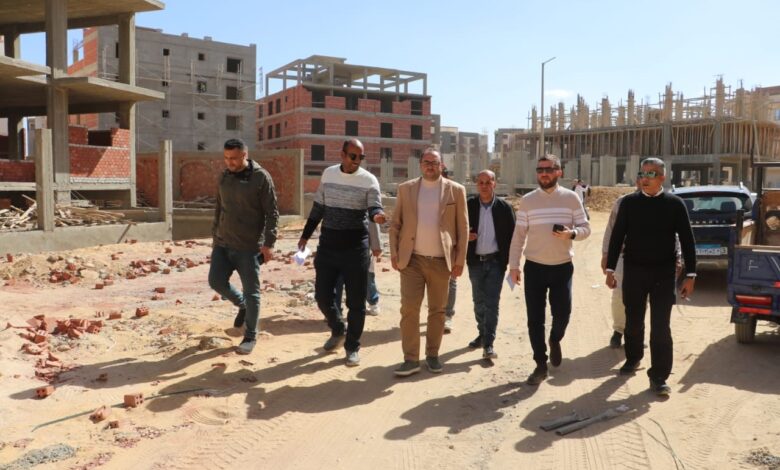 رئيس مدينة 6 أكتوبر يجري جولة ميدانية لتفقد منطقتي «جنة» و«بيت الوطن»