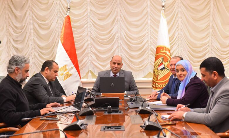 حسن رداد يبحث مع الملحقين العماليين بالخارج تعزيز فرص التشغيل ودعم العمالة المصرية