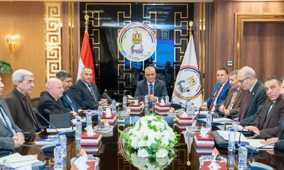 وزير الإنتاج الحربي يتابع تنفيذ مشروعات حياة كريمة وزير الإنتاج الحربي يتابع تنفيذ مشروعات حياة كريمة