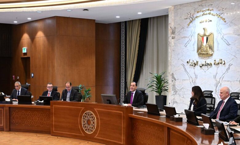 مدبولي: تنفيذ 22.557 مشروعًا بالمرحلة الأولى من «حياة كريمة» في 1477 قرية مدبولي: تنفيذ 22.557 مشروعًا بالمرحلة الأولى من «حياة كريمة» في 1477 قرية