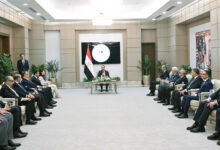 رئيس الوزراء يكرم الوزراء السابقين.. ويؤكد على استكمال مسيرة الإنجازات في الحكومة الجديدة