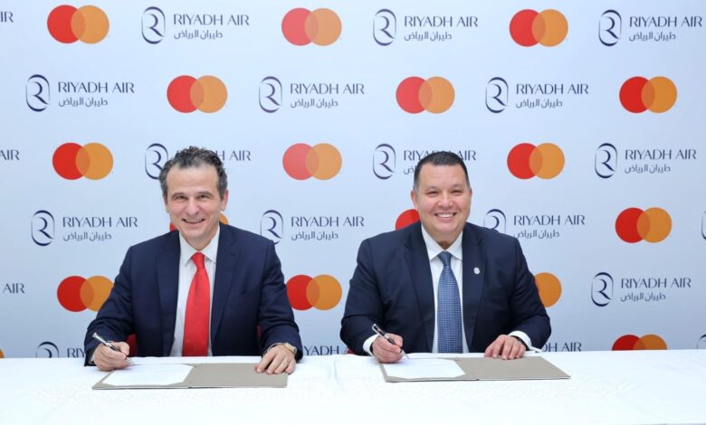 طيران الرياض وماستركارد توقعان شراكة لإحداث نقلة نوعية في تجارب السفر عبر حلول رقمية متعددة