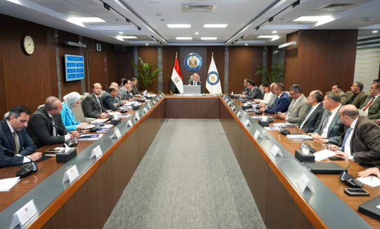 ميناء الحمراء البترولي يبدأ نشاط تخزين وتداول البترول الخام لحساب الغير ميناء الحمراء البترولي يبدأ نشاط تخزين وتداول البترول الخام لحساب الغير