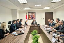 نائب وزير الإسكان يبحث مع تحالف إماراتي–إسباني فرص إنشاء وتشغيل محطات تحلية مياه البحر