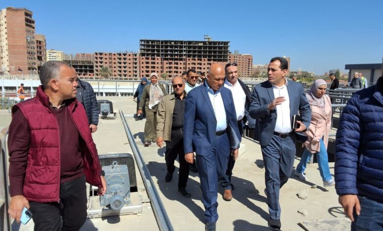 نائب وزيرة الإسكان يتفقد مشروعات مياه الشرب والصرف الصحي بالفيوم