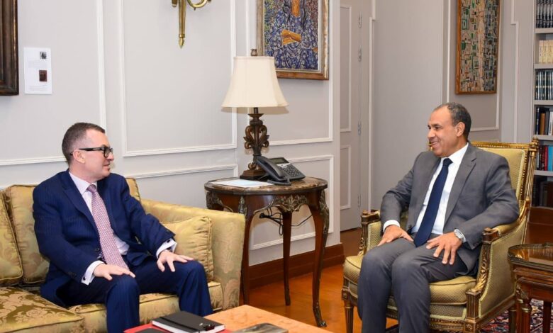 وزيرا الخارجية والتخطيط يبحثان دعم الاستثمارات العامة وتعزيز الشراكات الدولية وزيرا الخارجية والتخطيط يبحثان دعم الاستثمارات العامة وتعزيز الشراكات الدولية