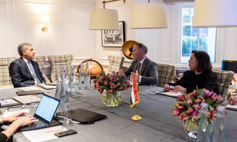 لقاءات هامة لوزير السياحة في لندن لتعزيز الحركة الوافدة إلى مصر لقاءات هامة لوزير السياحة في لندن لتعزيز الحركة الوافدة إلى مصر