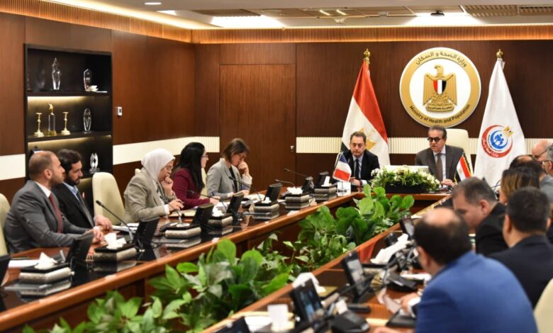 مصر وفرنسا تبحثان دعم علاج أطفال غزة المصابين بالأورام مصر وفرنسا تبحثان دعم علاج أطفال غزة المصابين بالأورام