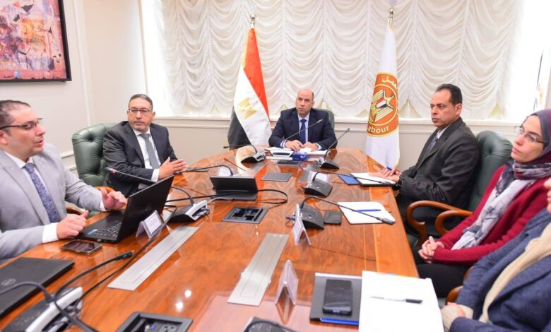 وزير العمل يستعرض مع وفد شركة «3S» مستجدات مشروع ميكنة خدمات الوزارة وزير العمل يستعرض مع وفد شركة «3S» مستجدات مشروع ميكنة خدمات الوزارة