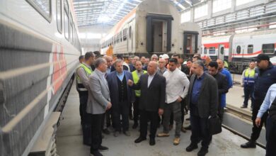 وزير النقل يجري جولة تفقدية شاملة لورش السكك الحديدية في أبو غاطس والفرز