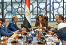 وزيرة التنمية المحلية تطلق منظومة إلكترونية لتراخيص تداول المخلفات الخطرة بالمستشفيات والعيادات