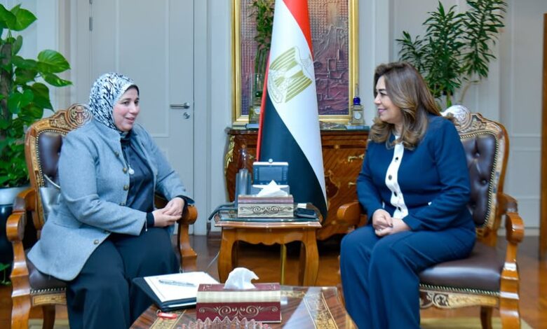 “منال عوض” تبحث مع النائبة “وفاء السرنجاوي” تعزيز التكامل ودعم تطوير الأفرع الإقليمية