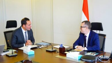 وزير التخطيط يبحث مع رئيس مركز المعلومات تعزيز التعاون في متابعة أداء برنامج الحكومة