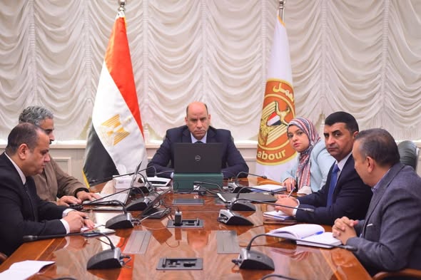 العمل: تكثيف المتابعة لأوضاع المصريين بالخارج وسط التوترات الإقليمية