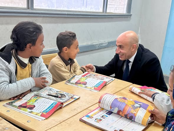 وزير التربية والتعليم يفاجئ مدارس قنا لمتابعة انضباط سير العملية التعليمية وزير التربية والتعليم يفاجئ مدارس قنا لمتابعة انضباط سير العملية التعليمية