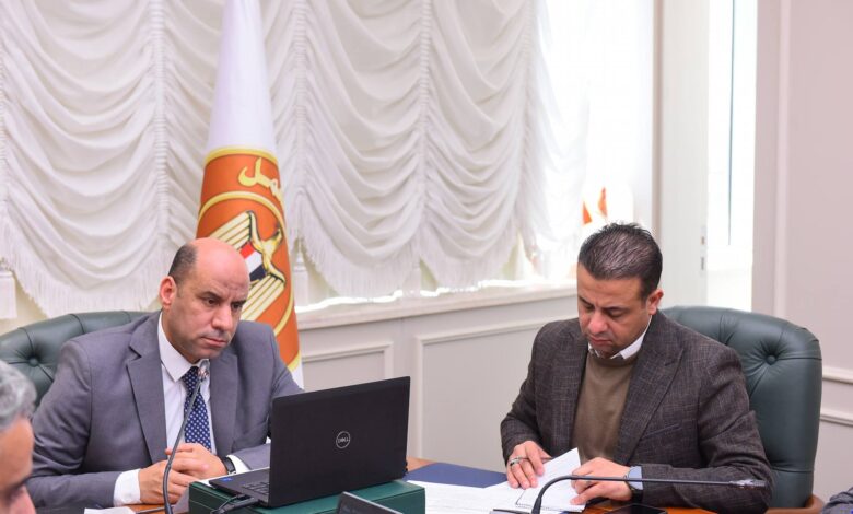 وزير العمل يراقب الأداء.. تكثيف التفتيش وتعزيز التواصل مع العمال وأصحاب الأعمال