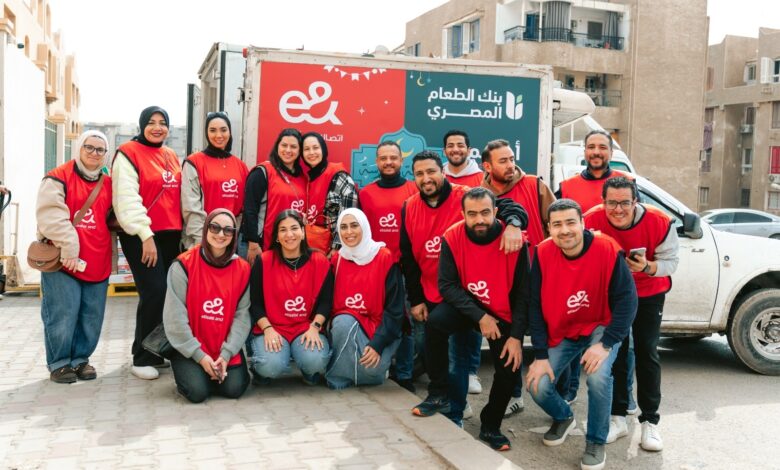 بالصور.. إي آند مصر تطلق مبادرة «طبق العيلة» و«عزومة العيلة» لدعم الأسر المستحقة خلال رمضان بالصور.. إي آند مصر تطلق مبادرة «طبق العيلة» و«عزومة العيلة» لدعم الأسر المستحقة خلال رمضان