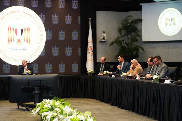 وزير الاستثمار يناقش مع رواد الأعمال آليات تنفيذية لدعم الشركات الناشئة وتعزيز دورها في الاقتصاد المصري وزير الاستثمار يناقش مع رواد الأعمال آليات تنفيذية لدعم الشركات الناشئة وتعزيز دورها في الاقتصاد المصري