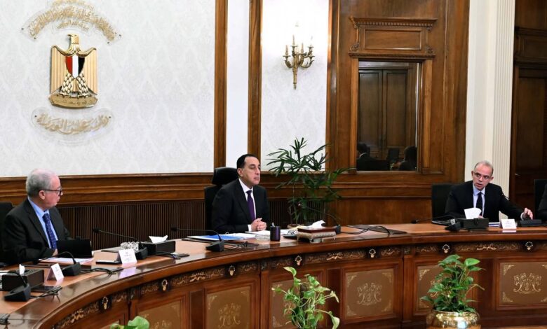 رئيس الوزراء يترأس اجتماعاً لمتابعة خطة وزارة الاستثمار والتجارة الخارجية خلال المرحلة المقبلة